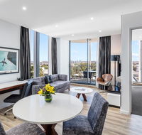 Meriton Suites Mascot Central - Accommodation Redcliffe
