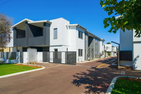 MERRIFIELD Foothill Suites - RELAXING LIFETYLE CHOICE - Accommodation Redcliffe 0