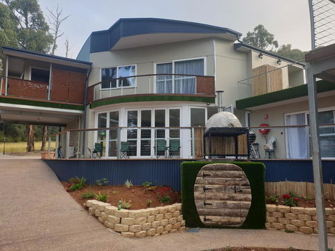 Merry Mary - Accommodation Redcliffe 0