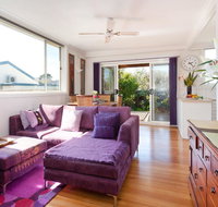 METRES TO THE BEACH - MORNINGTON - Accommodation Redcliffe