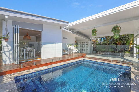 Miami Beachside Beach House - Accommodation Redcliffe 3