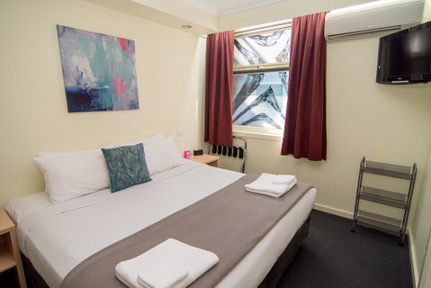 Miami Hotel Melbourne - Accommodation Redcliffe 1