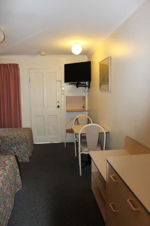 Mid Coast Motor Inn - Accommodation Redcliffe 2