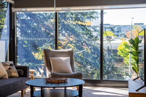 Midnight Apartments Accommodate Canberra - Accommodation Redcliffe 0