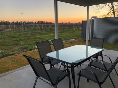 Milawa Vineyard Views - Guesthouse 1 - Accommodation Redcliffe 3
