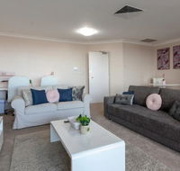 Milsons Point Apartment with Harbour Bridge Views - Accommodation Redcliffe