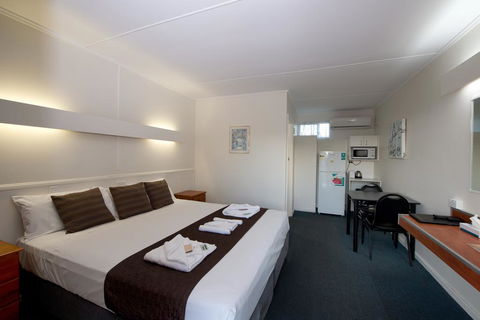 Mineral Sands Motel - Accommodation Redcliffe 2