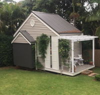 Mini Manor Bangalow Note 2 night minimum stay - Accommodation Redcliffe