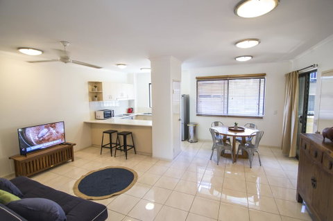 Minnie St 2 Bedroom / 2 Bathroom Apartment - Accommodation Redcliffe 0