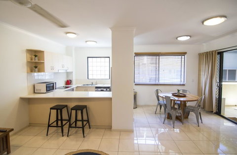 Minnie St 2 Bedroom / 2 Bathroom Apartment - Accommodation Redcliffe 2