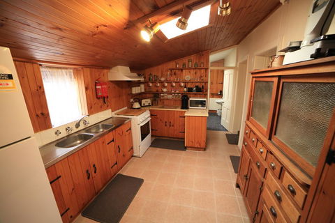 Miss Mabel Cottage - Accommodation Redcliffe 0