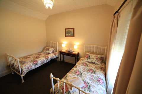 Miss Mabel Cottage - Accommodation Redcliffe 3