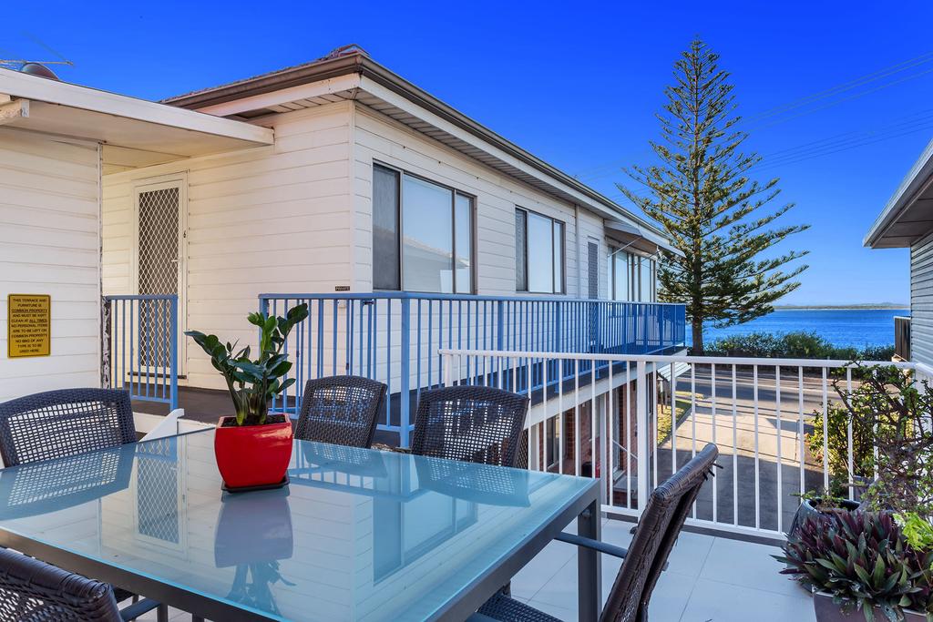 Shoal Bay NSW Accommodation Redcliffe