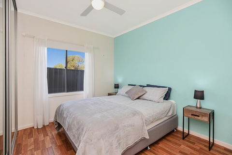 Moana Dreams - Accommodation Redcliffe 2