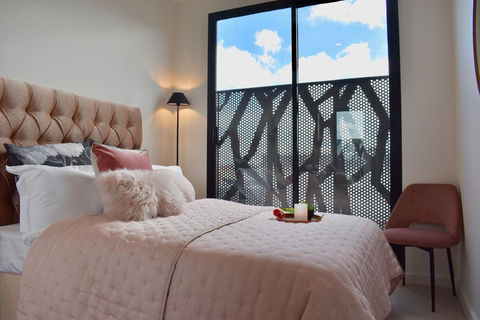 Modern And Elegant Apartment Near The Beach - Accommodation Redcliffe 3