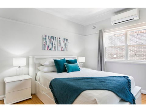 Modern Aus Home On The Edge Of North Ryde Oval - Accommodation Redcliffe 2