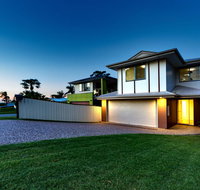 Modern Home away from Home - Accommodation Redcliffe