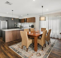Modern Seaside Getaway Mornington - Accommodation Redcliffe
