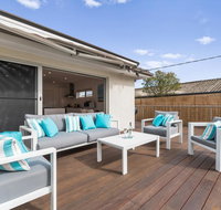 Modern Charming and Characterful. Fully Renovated - Accommodation Redcliffe