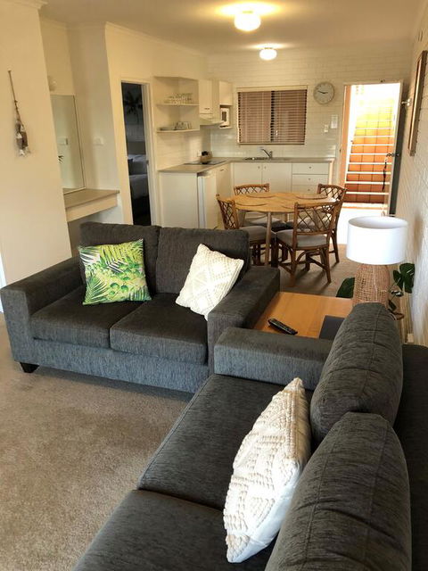 Mollymook Seascape Motel And Apartments - Accommodation Redcliffe 2