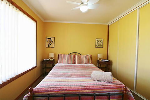 Monaro Cottage - Accommodation Redcliffe 2