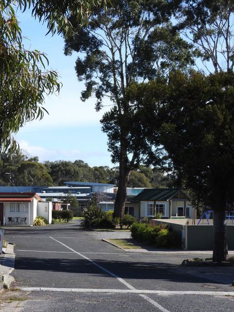 Moomba Holiday And Caravan Park - Accommodation Redcliffe 0
