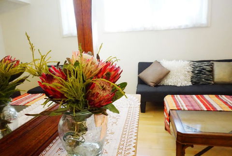 Moon House - Accommodation Redcliffe 0