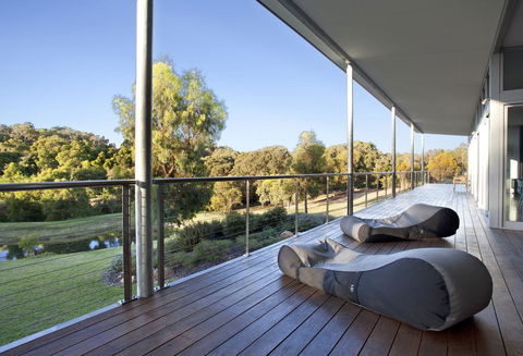 Moriarty Studio - Chic Couples Retreat - Accommodation Redcliffe 1