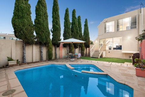 Mornington - Esplanade Escape - Accommodation Redcliffe 1