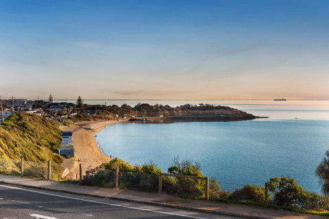 Mornington - Esplanade Escape - Accommodation Redcliffe 3