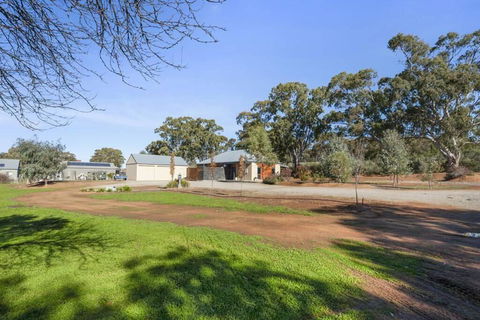 Moss's Place - Accommodation Redcliffe 1