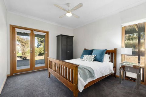 Moss's Place - Accommodation Redcliffe 2