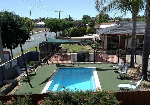 Motel Woongarra - Accommodation Redcliffe 0
