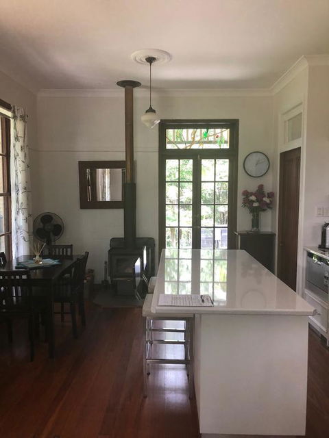 Mount Browne Cottage - Accommodation Redcliffe 3