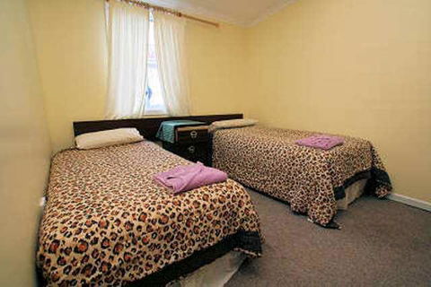 Mountain View Motel - Accommodation Redcliffe 2