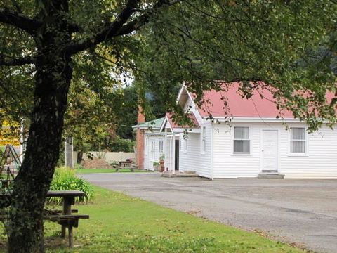 Mountain View Motel - Accommodation Redcliffe 0