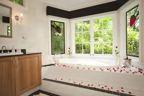 Mountain Whispers Strawberry Patch - Accommodation Redcliffe 1