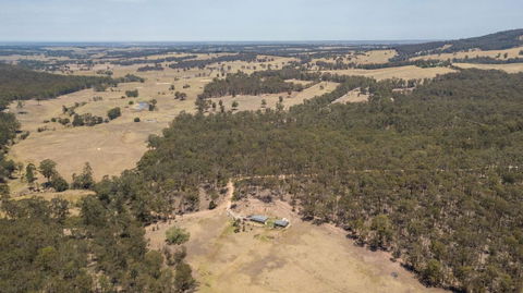 Mt Taylor Country Retreat-15 Minutes To Bairnsdale - Accommodation Redcliffe 3