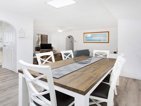 My Coastal Getaway - Cafes, Beaches, Rainforest - Accommodation Redcliffe 0