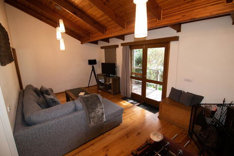 Mystic View Cottage - Accommodation Redcliffe 2
