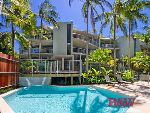 Naousa II - Accommodation Redcliffe 3