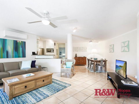 Naousa II - Accommodation Redcliffe 0