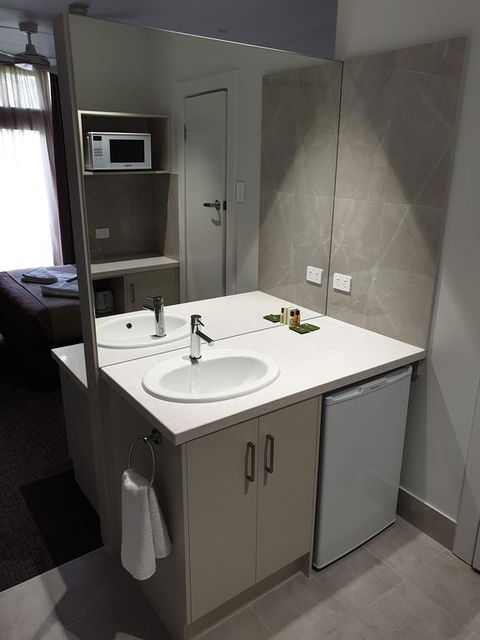 Naracoorte Hotel Motel - Accommodation Redcliffe 1