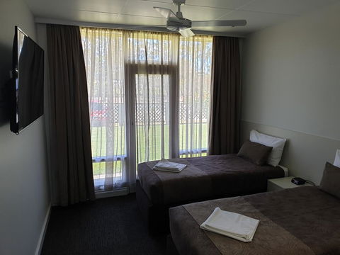 Naracoorte Hotel Motel - Accommodation Redcliffe 3