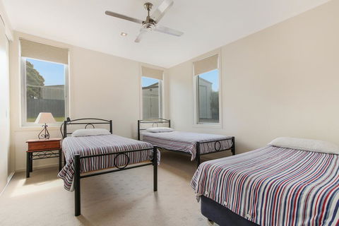 Nautilus - Accommodation Redcliffe 2