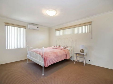 Holiday Home Near Perth City / Airport / Stadium / Casino - Accommodation Redcliffe 12