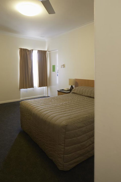 Baileys Parkside Motel By VetroBlu - Accommodation Redcliffe 6