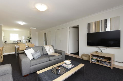 Hillarys Marina Apartment - Accommodation Redcliffe 4