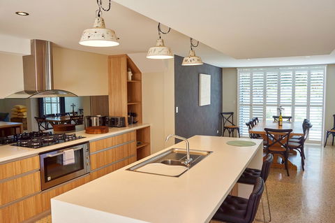 The Urban Beach House - Accommodation Redcliffe 4