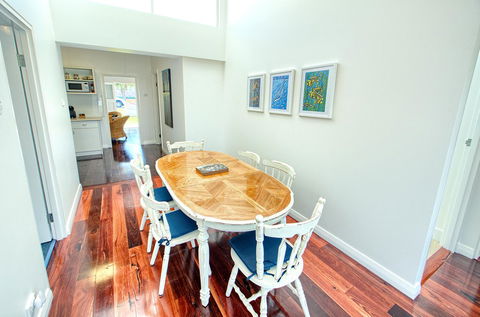 Jeffries Cottage - Accommodation Redcliffe 13